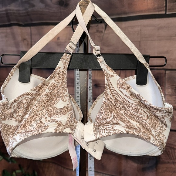 Victoria Secret Bra - Picture 2 of 3